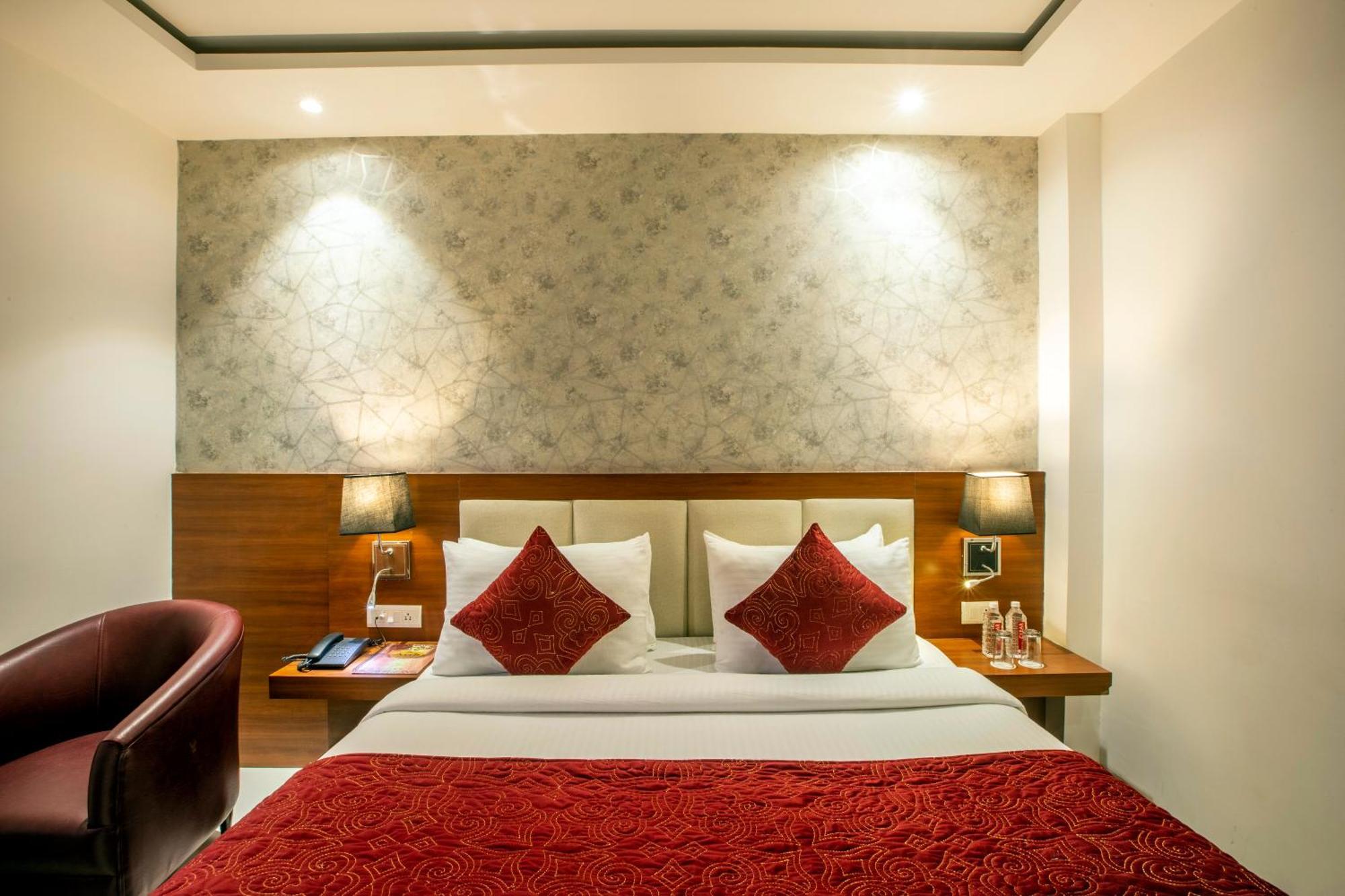 Hotel Arch Suites - Near Aerocity 뉴델리 외부 사진