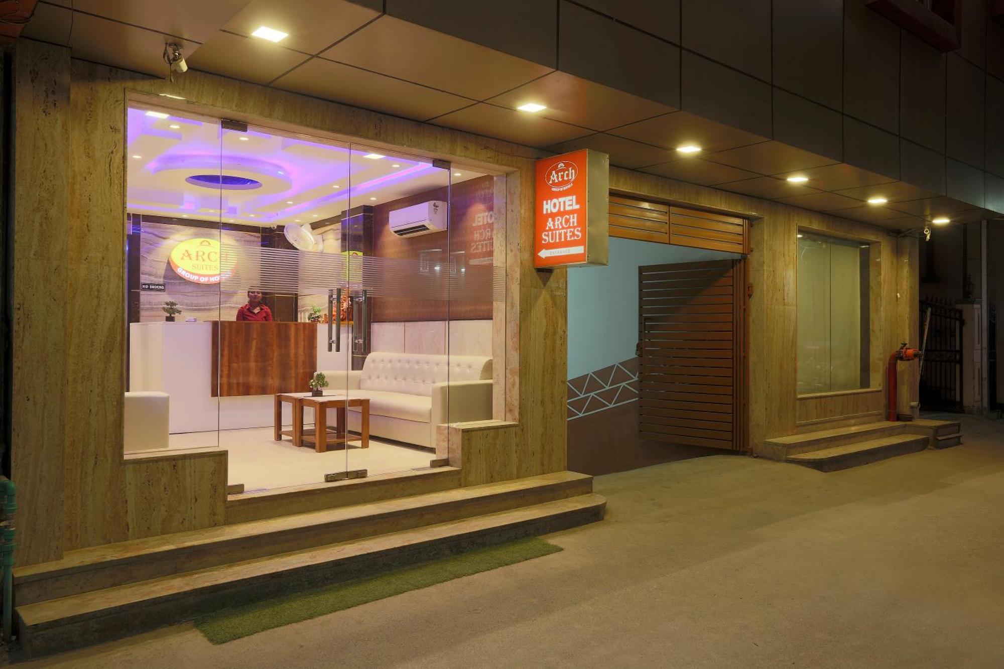 Hotel Arch Suites - Near Aerocity 뉴델리 외부 사진