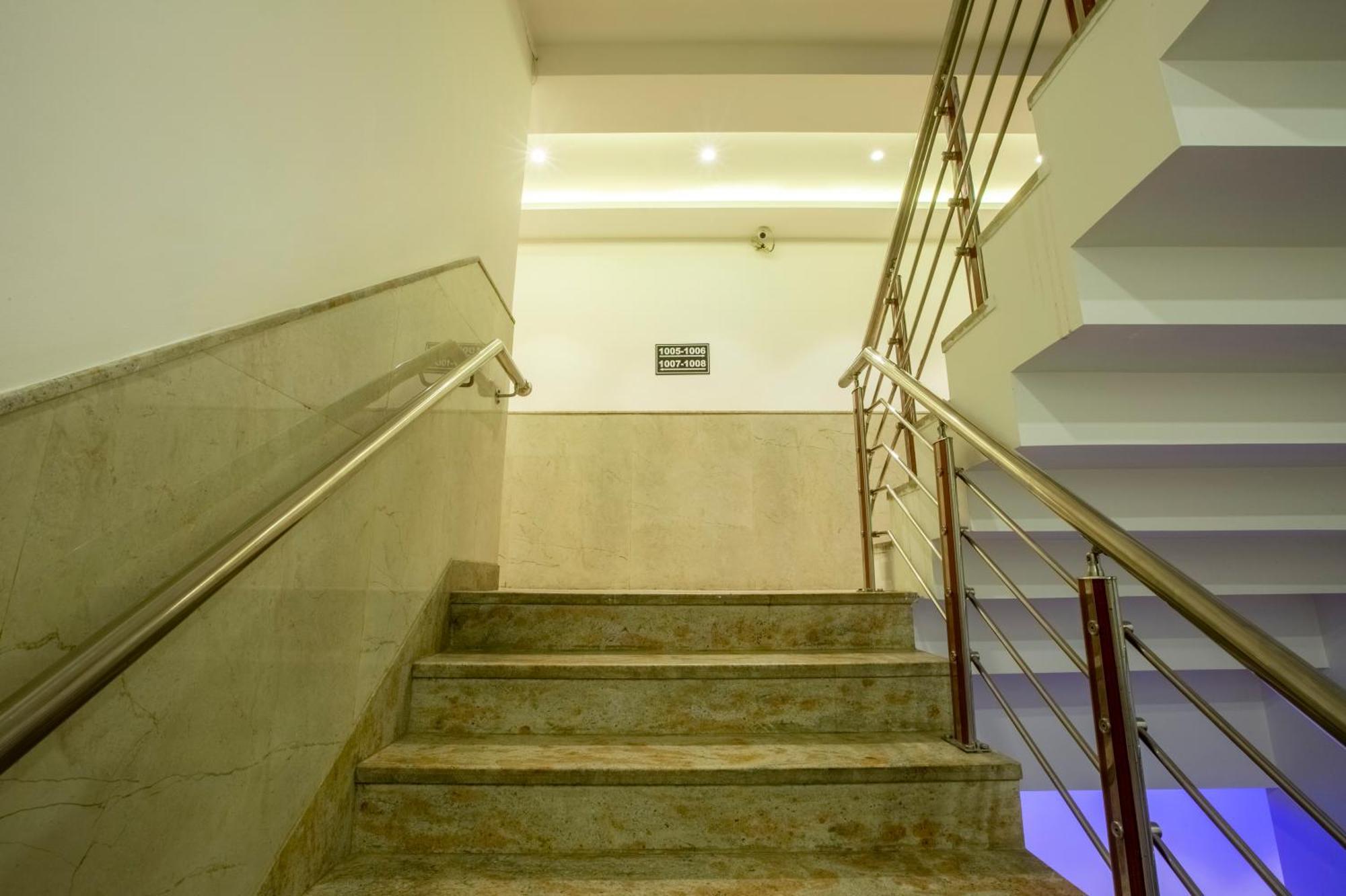 Hotel Arch Suites - Near Aerocity 뉴델리 외부 사진