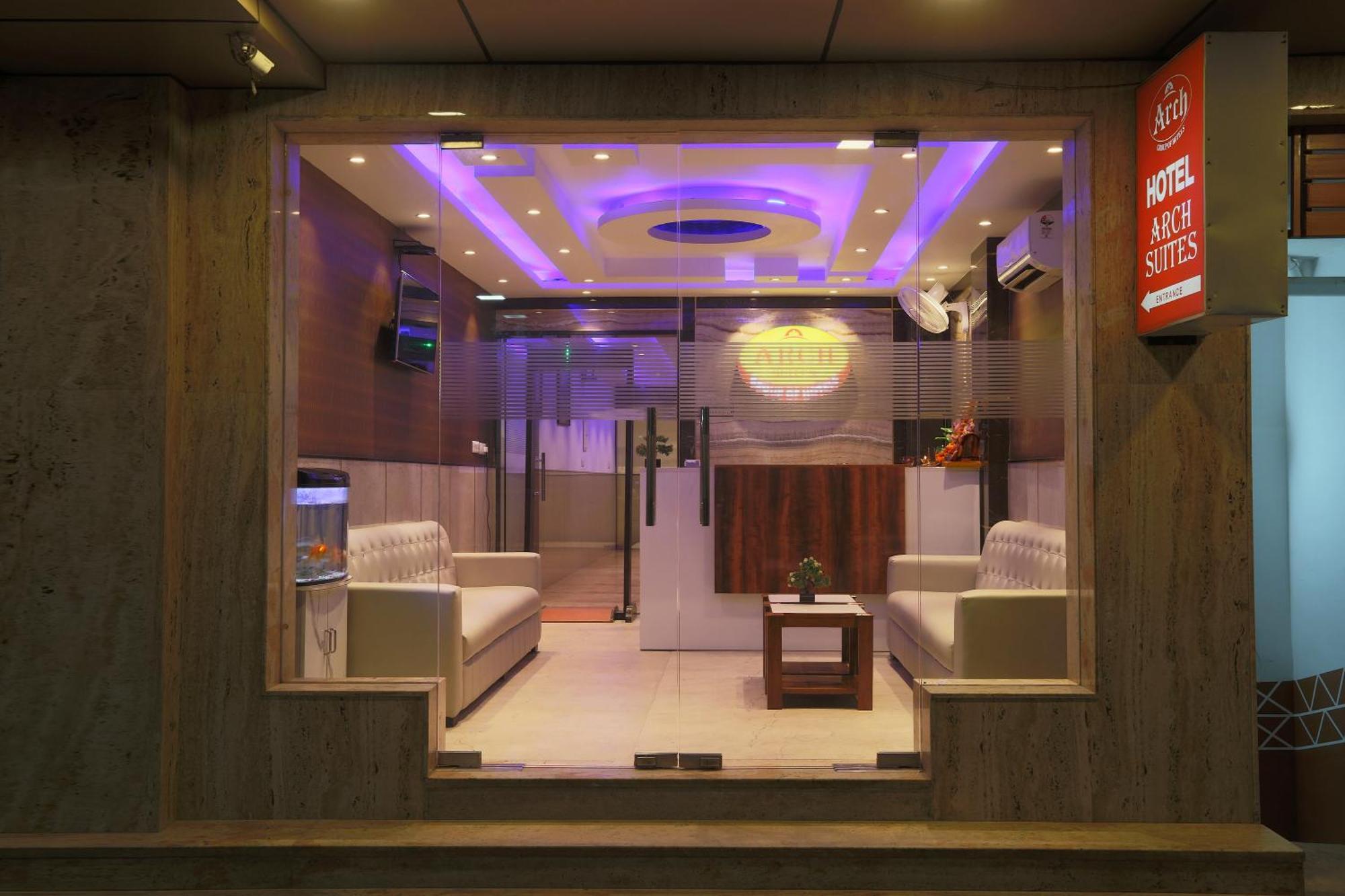 Hotel Arch Suites - Near Aerocity 뉴델리 외부 사진