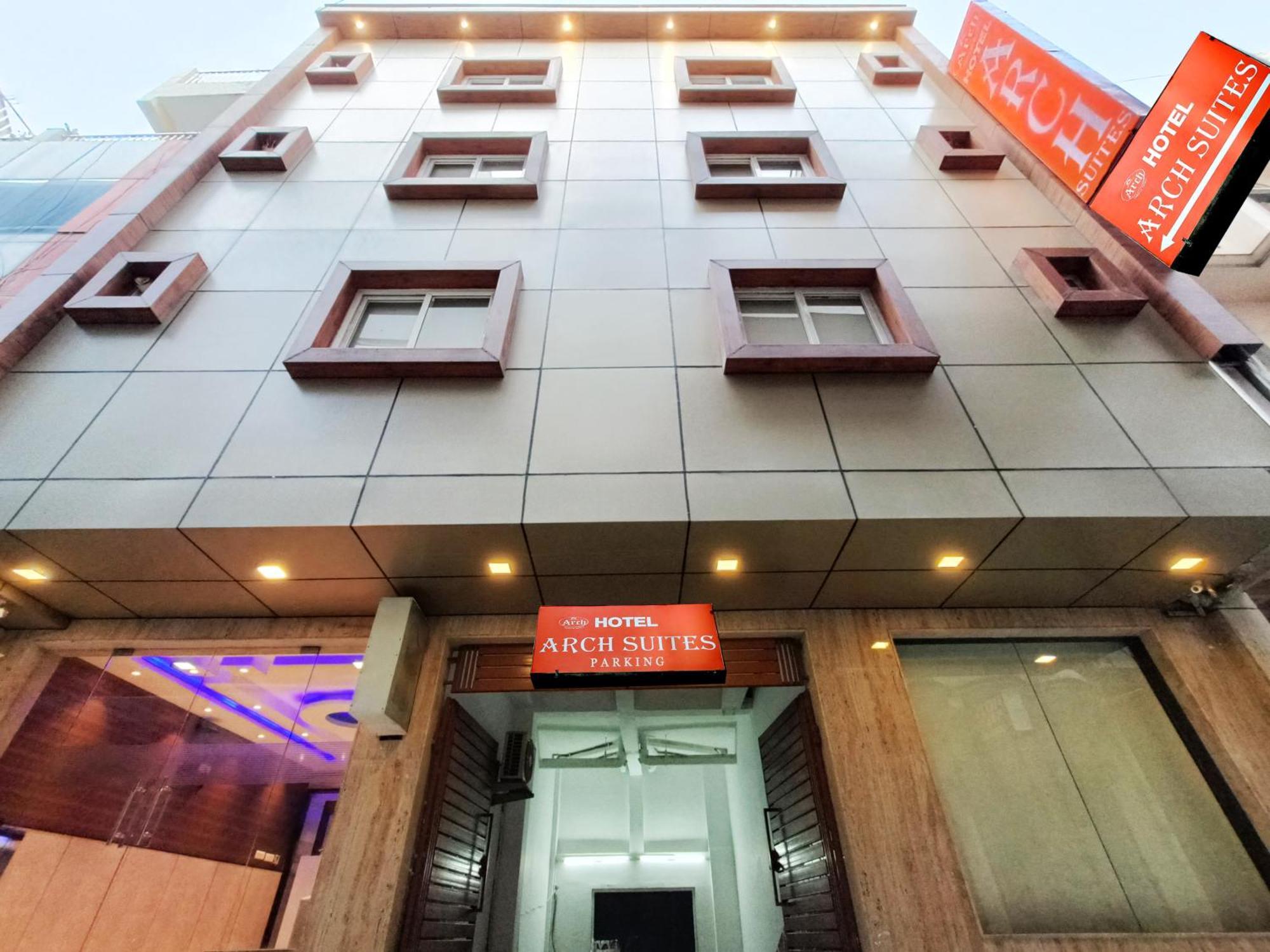 Hotel Arch Suites - Near Aerocity 뉴델리 외부 사진